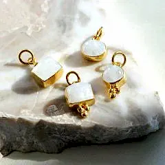 Adeline Serisi Aytaşı Doğaltaşlı Gümüş Kolye