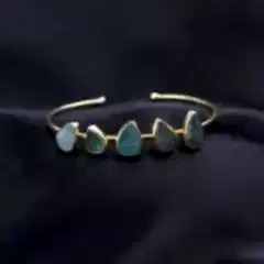 Carving Yapraklı Zümrüt Bileklik