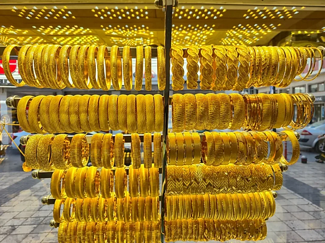 eyimli işçiliksiz bilezikler